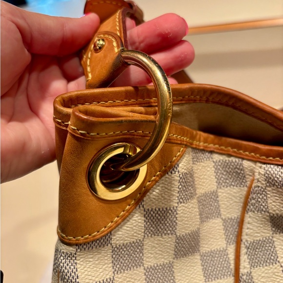 Louis Vuitton White and Tan Checkered Shoulder Bag - Picture 8 of 14